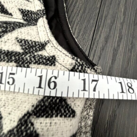 Anthropologie Skies Are Blue Aztec Print Puffer Vest Size XS Geometric Cabincore - Picture 6 of 16